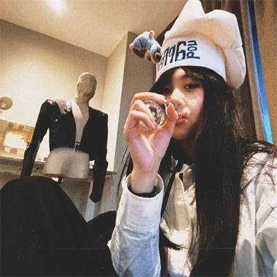 怪诞女孩